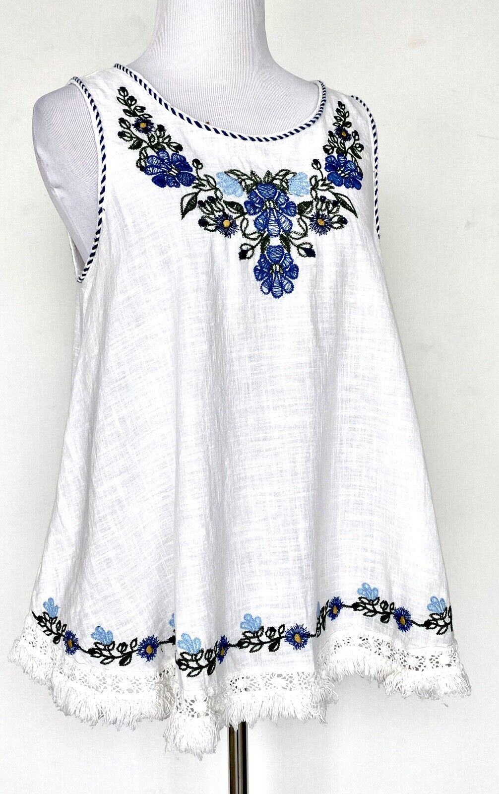 Max Studio Embroidered Muslin Cotton Tunic Size S Retails $98 Price $39 NWT