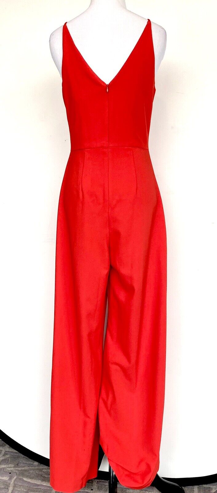 Hutch Crepe red jumpsuit Retails $253 Price $99 Size 6 Deep V NWT Anthropologie