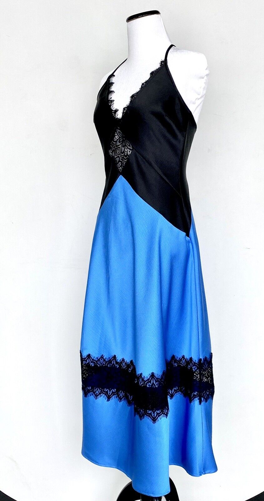Karen Millen Hammered Satin & Lace cocktail dress US 2 Retail $248 Price $169