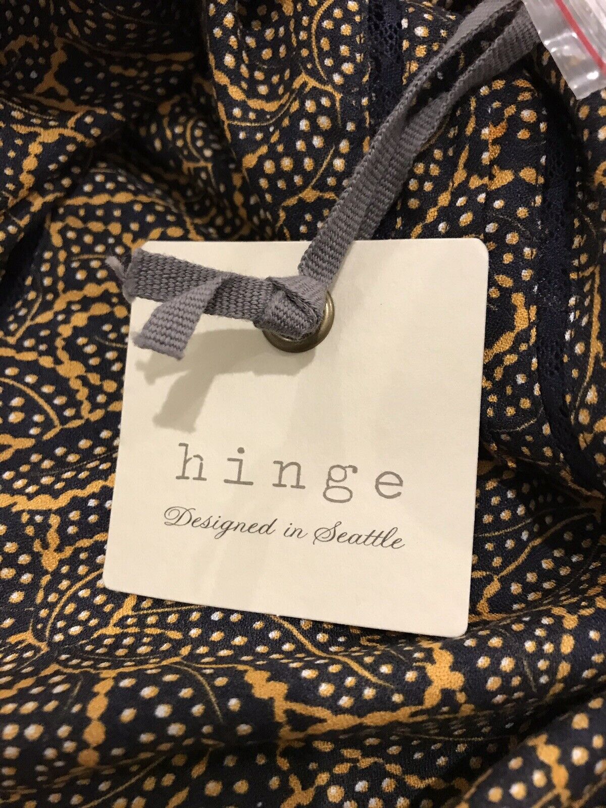 Hinge Camo Cactus Popover Blouse Mustard & Black Retail $69 Price $32 XS NWT