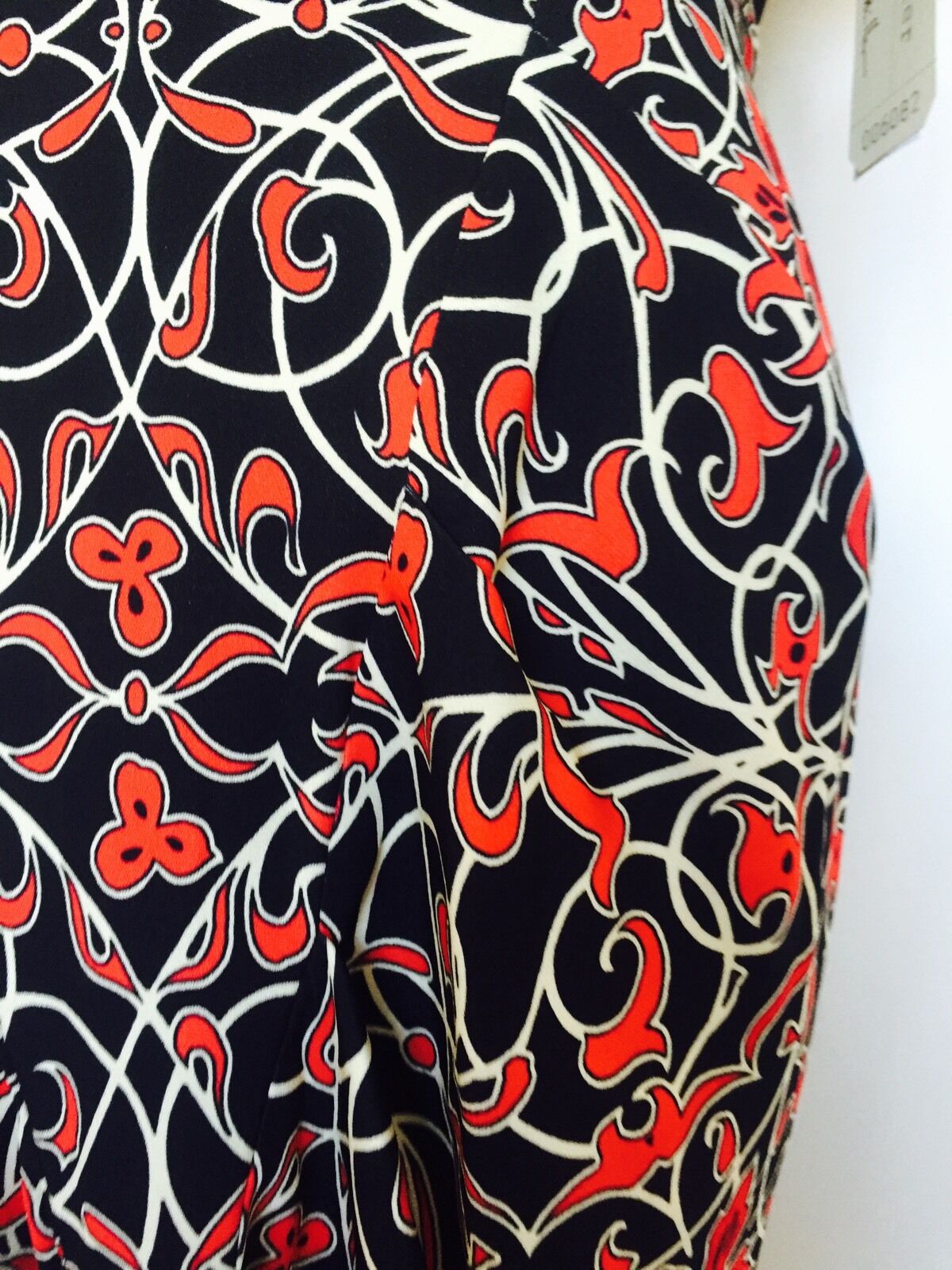 Nicole Miller Artelier  Black And Red Dress. NWT Retails $355 Price $130 Size 2