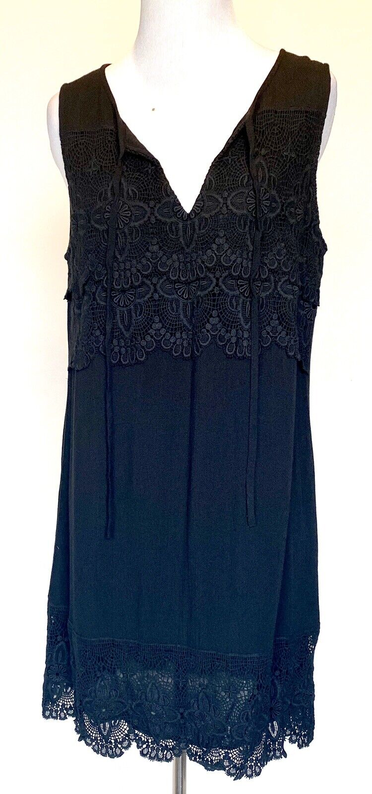Sanctuary Black Crochet Lace Dress NWT Retail $139 Price $34 XS Anthropologie