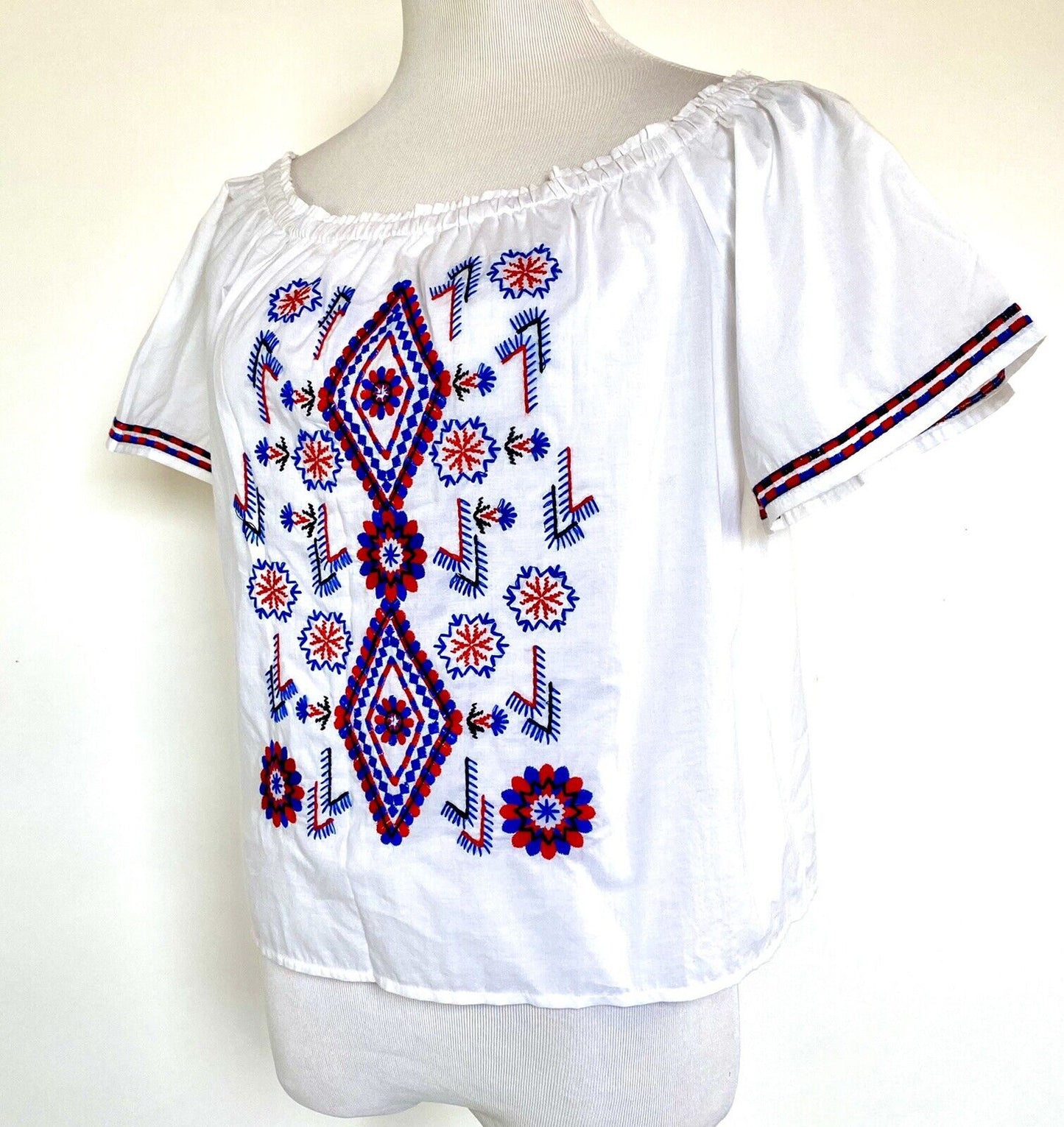 Beltaine White Embroidered Off Shoulder Blouse Retail $138 Price $32 Size S NWT
