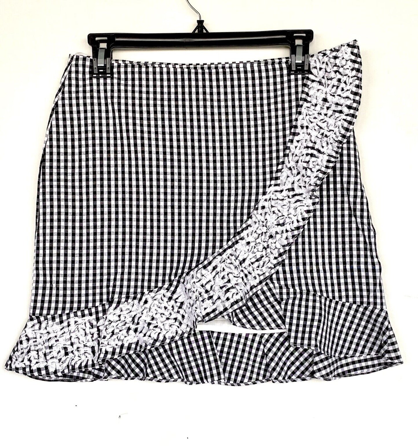 J Marie White embroidered Maggie check skirt size XS Retail $68 Price $34 NWT
