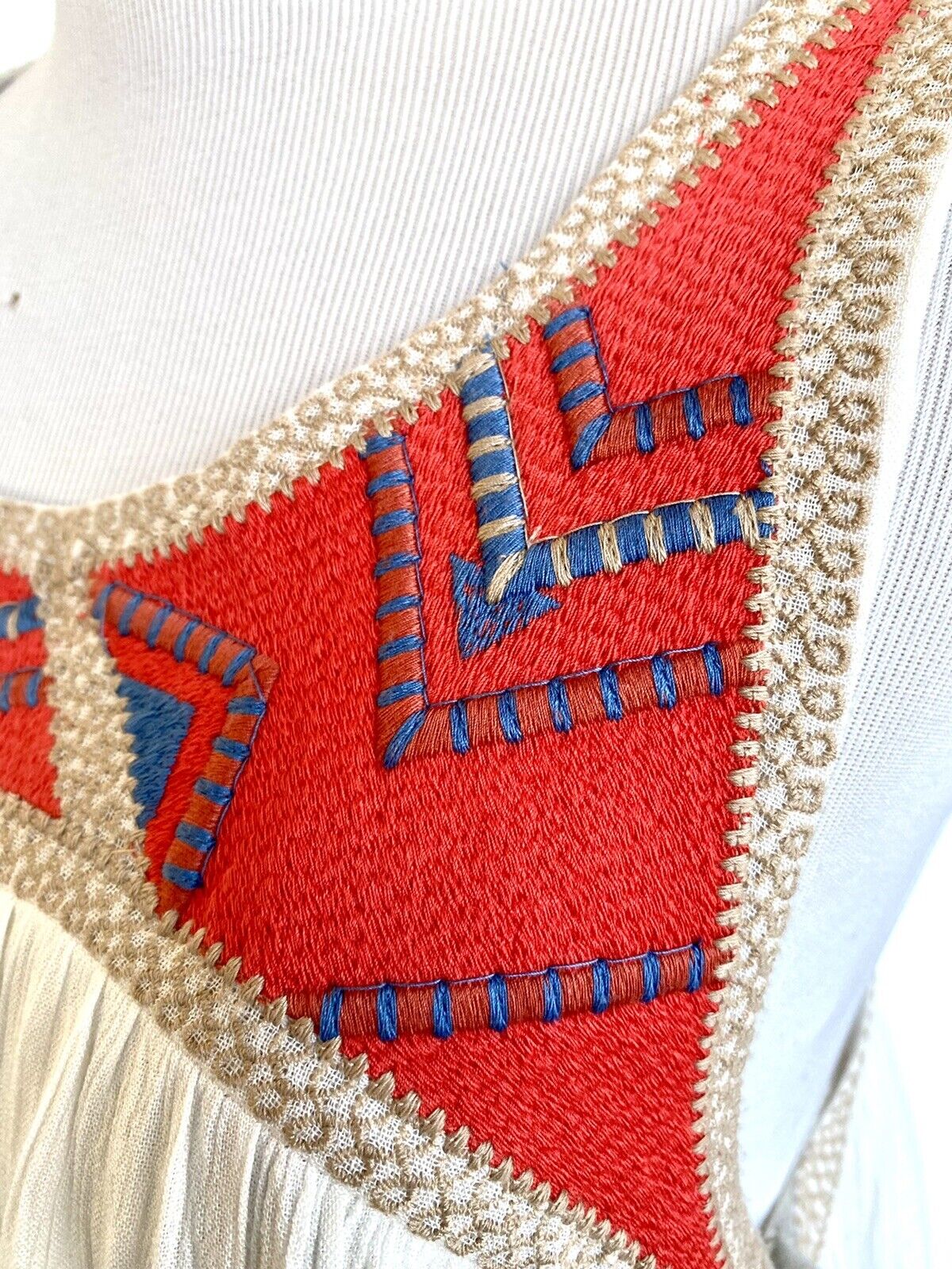 Willow & Clay embroidered Lined Swing top Retails $55 Price $35 Small