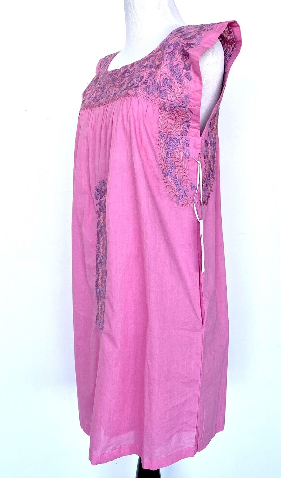 NWT J Marie embroidered Steph Dress size XS Retail $114 Price $65 Pink