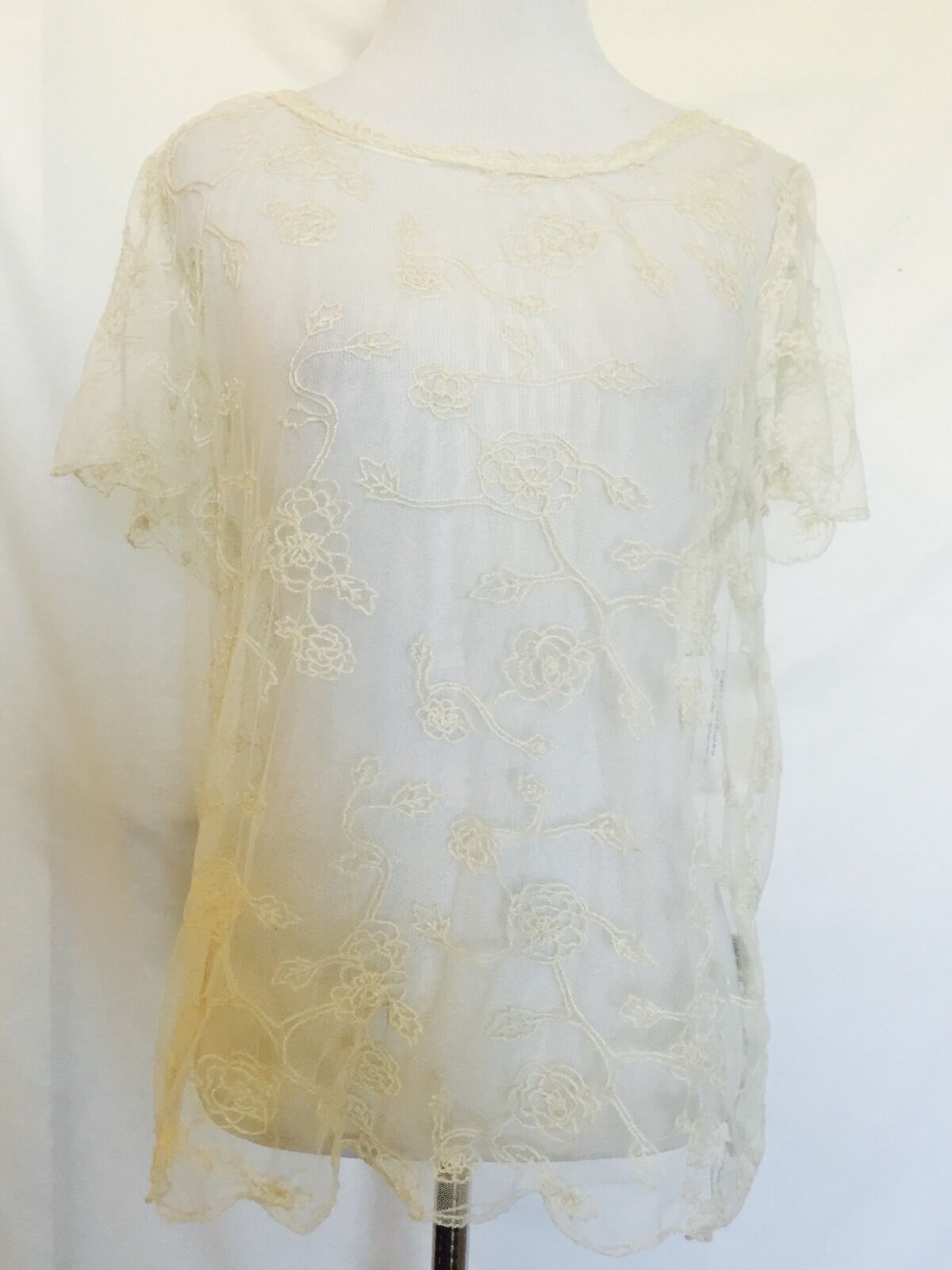 Hinge Cream Ivory Stitch Flower Net Top. NWT Size S Original Price $78 Price $38