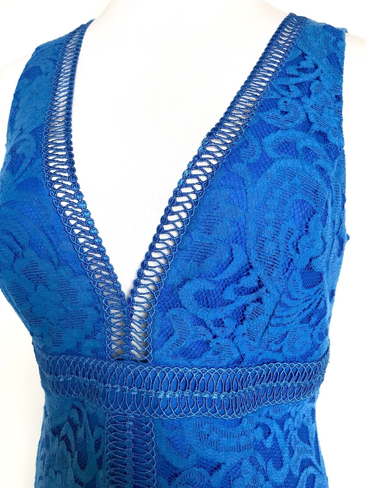 Bardot Estelle Blue Lace Dress. Size 10 Retails $199 Price $68 NWT