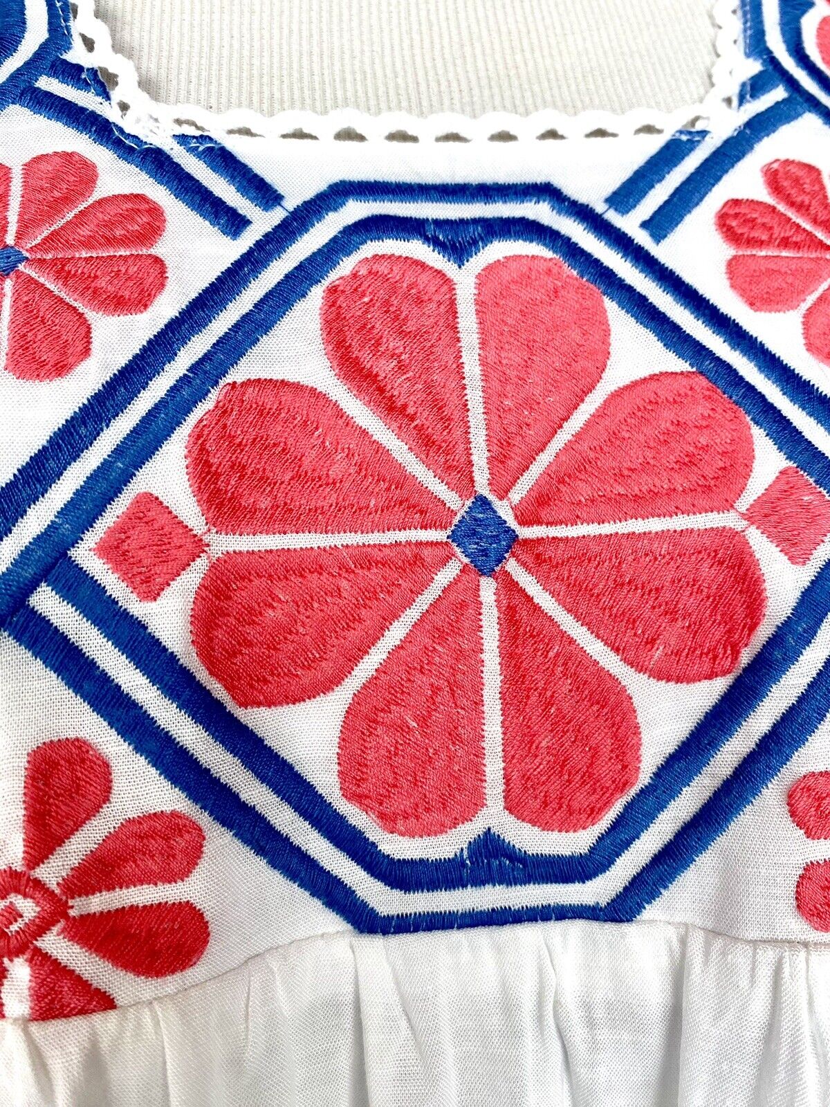 J Marie Embroidered Sterling flutter sleeve top size XS Retail $106 Price $59