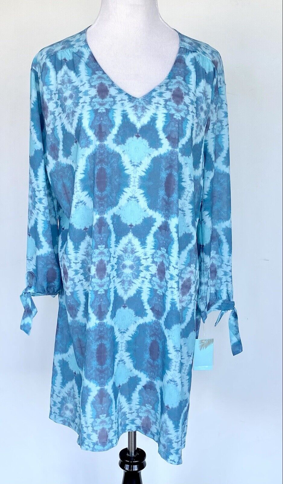 Apana swim coverup m blue sunburst Design Size M Price $38 NWT