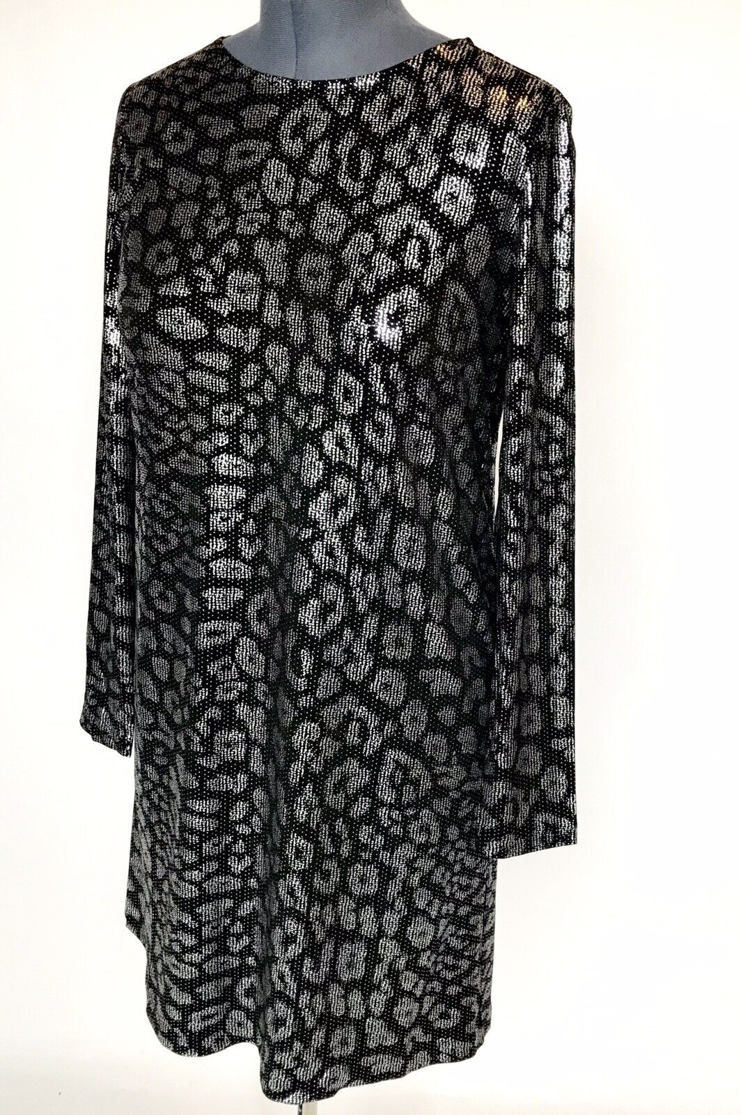 Carmen Marc Valvo Silver & Black Stretch Dress.Retail $88  Price $44 Size L NWT