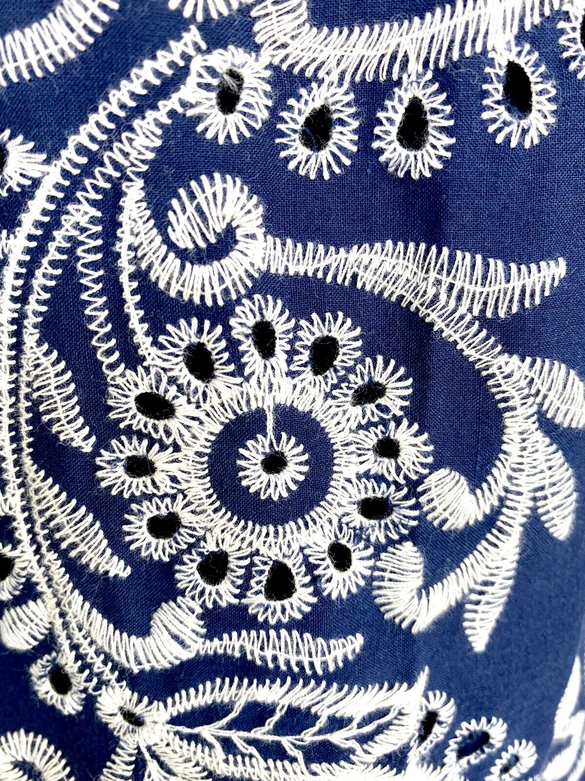 Taylor Blue White Embroidered Dress. NWT Size 6 Retail $138 Price $68 Ruffle Hem