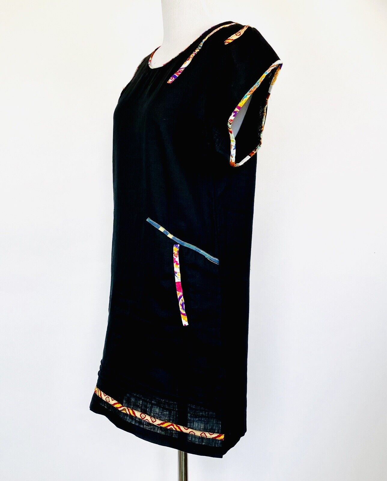 Amaran Linen Black  Dress Retail $109 Price $49 Size Small NWOT
