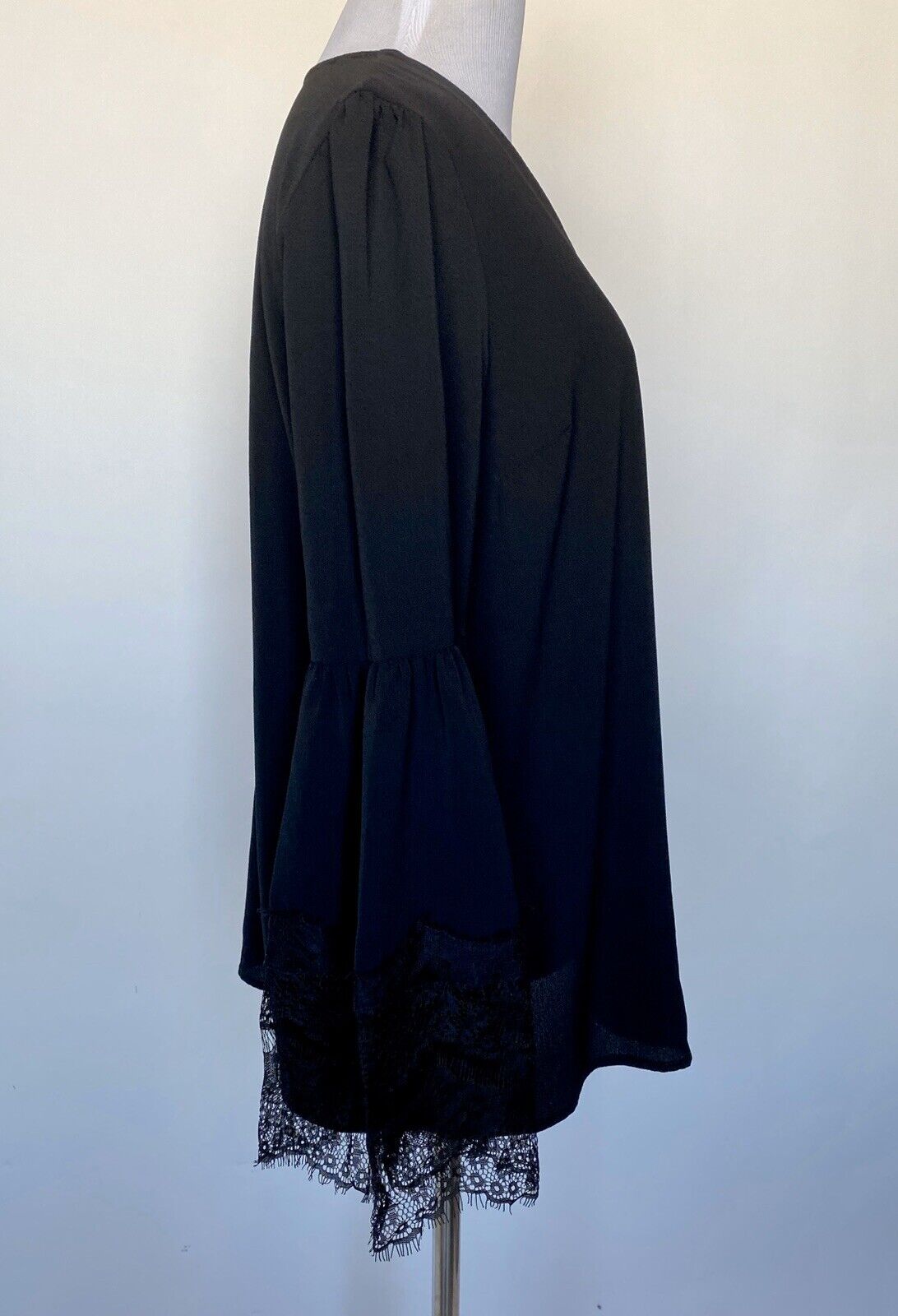 NINE WEST Black Lace Bell Sleeve Top XS Retails $89 Price $29 NWT