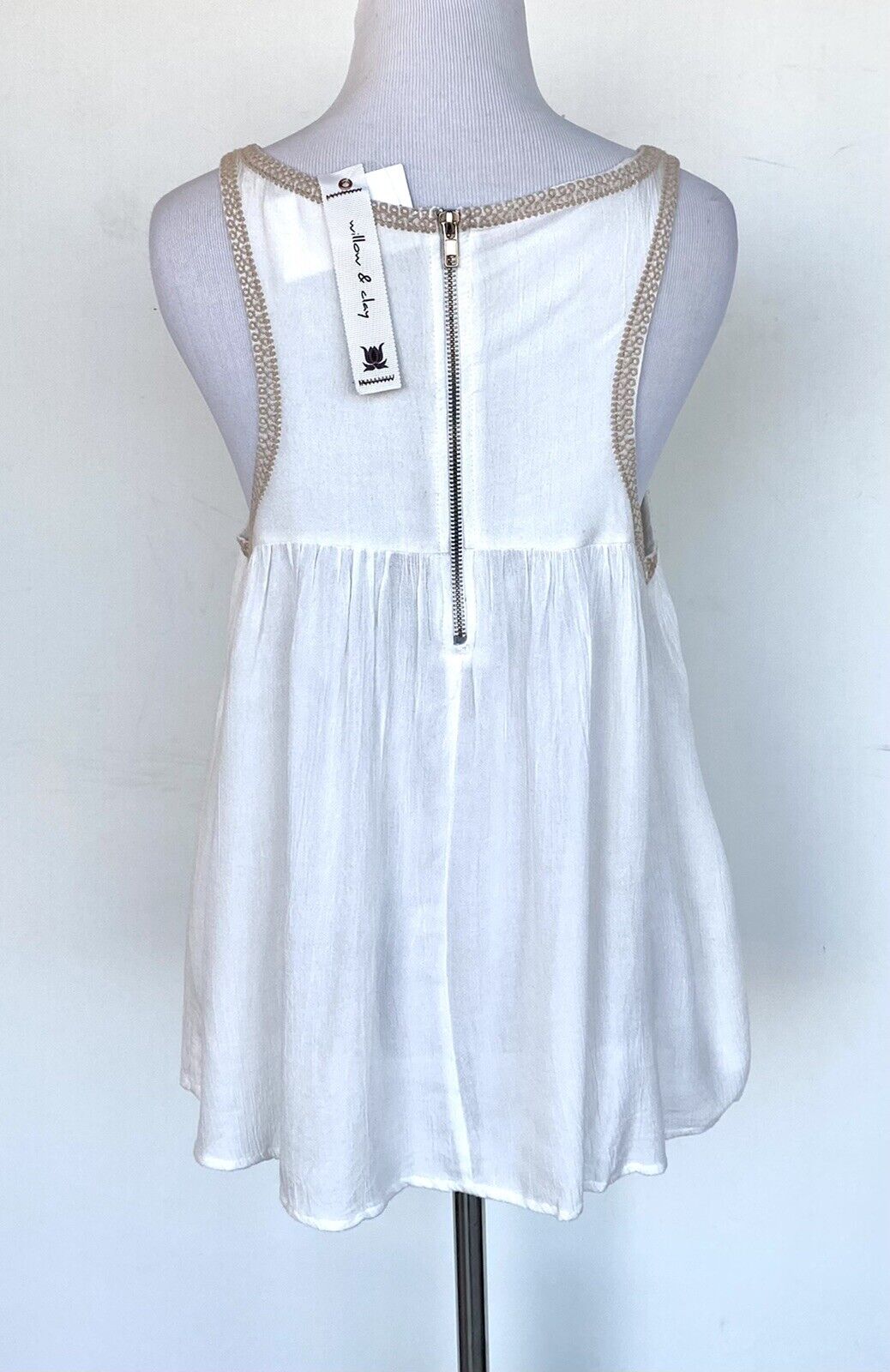 Willow & Clay embroidered Lined Swing top Retails $55 Price $35 Small