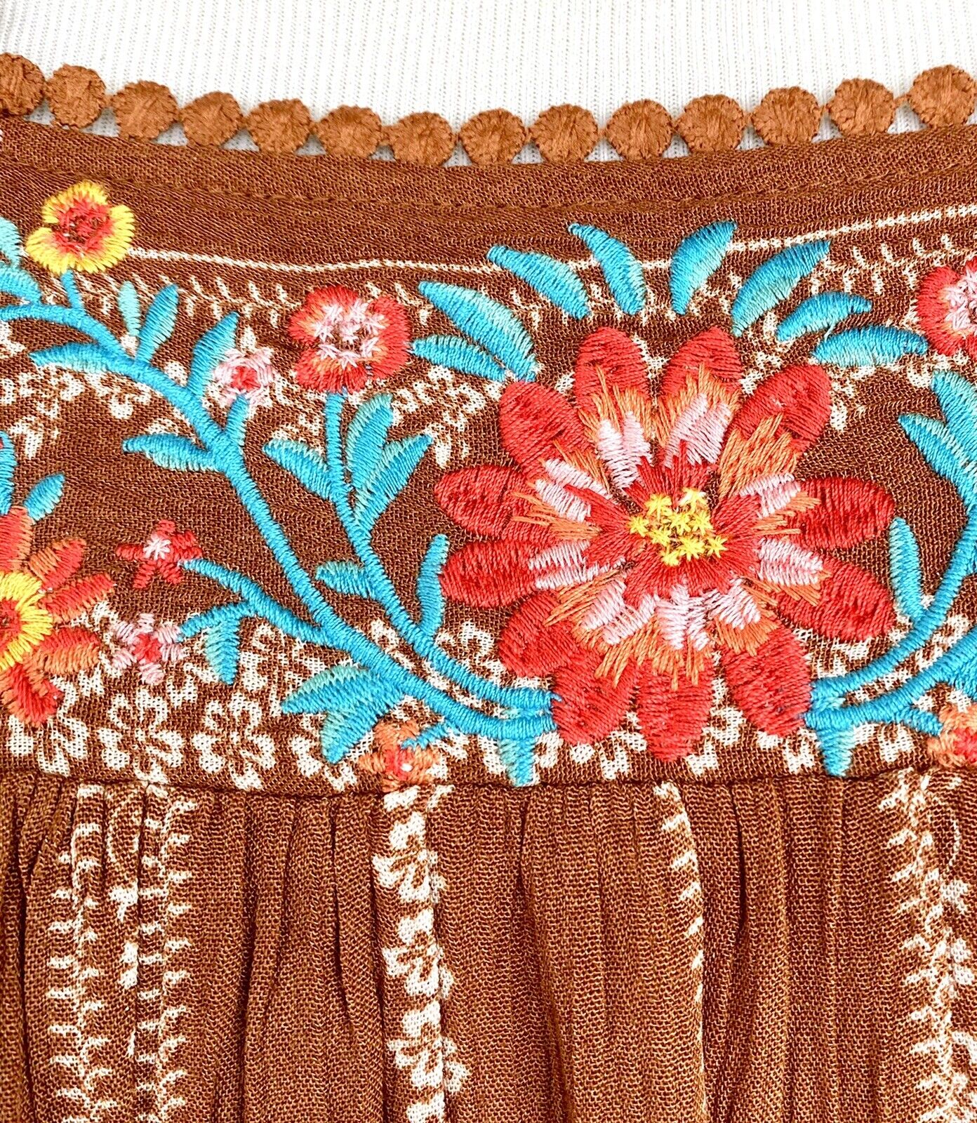 Savanna Jane tan brown embroidered top Retail $65 Price $39 Size S