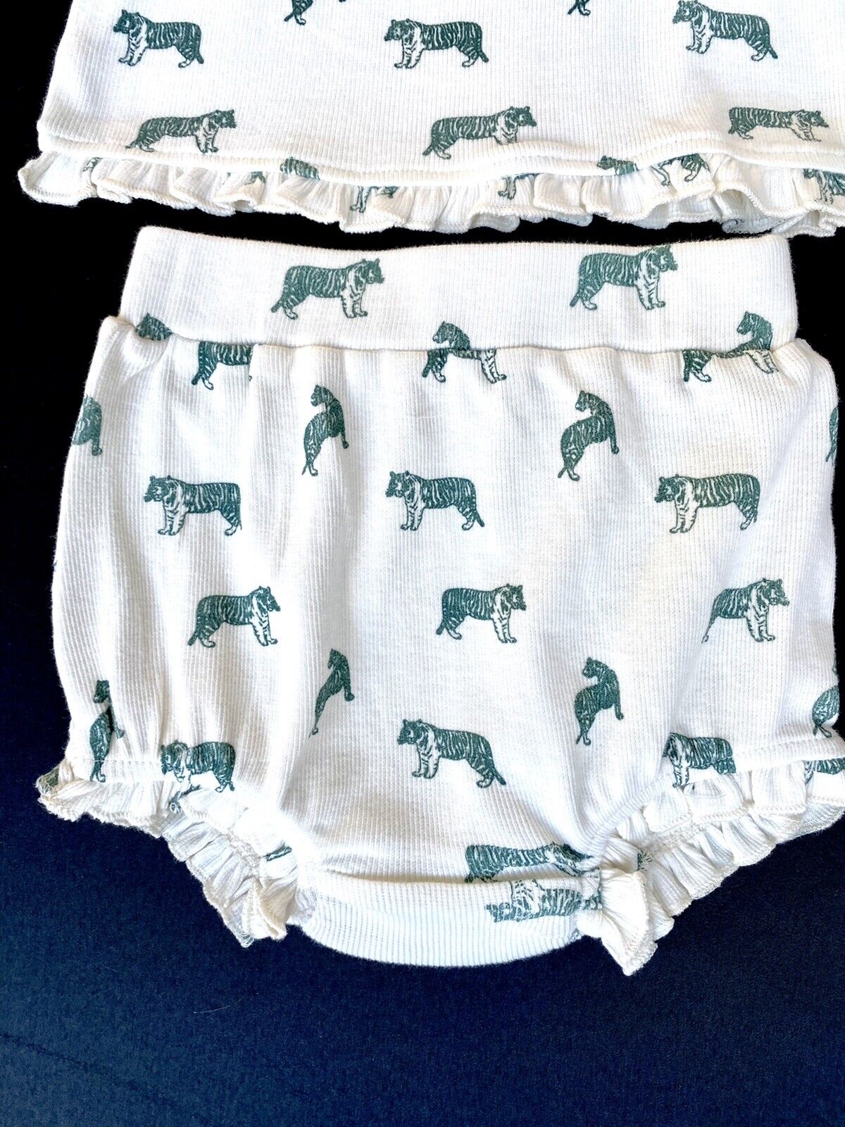 Kate Quinn Organic Cotton Top & Bloomer Set Tiger Retail $42 Price $29 3-6m