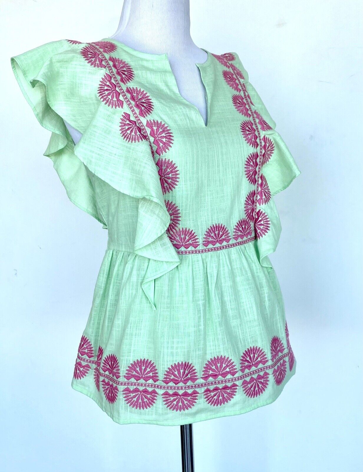 NWT J Marie embroidered Raya Top size XS Retail $106 Price $54 pale green pink