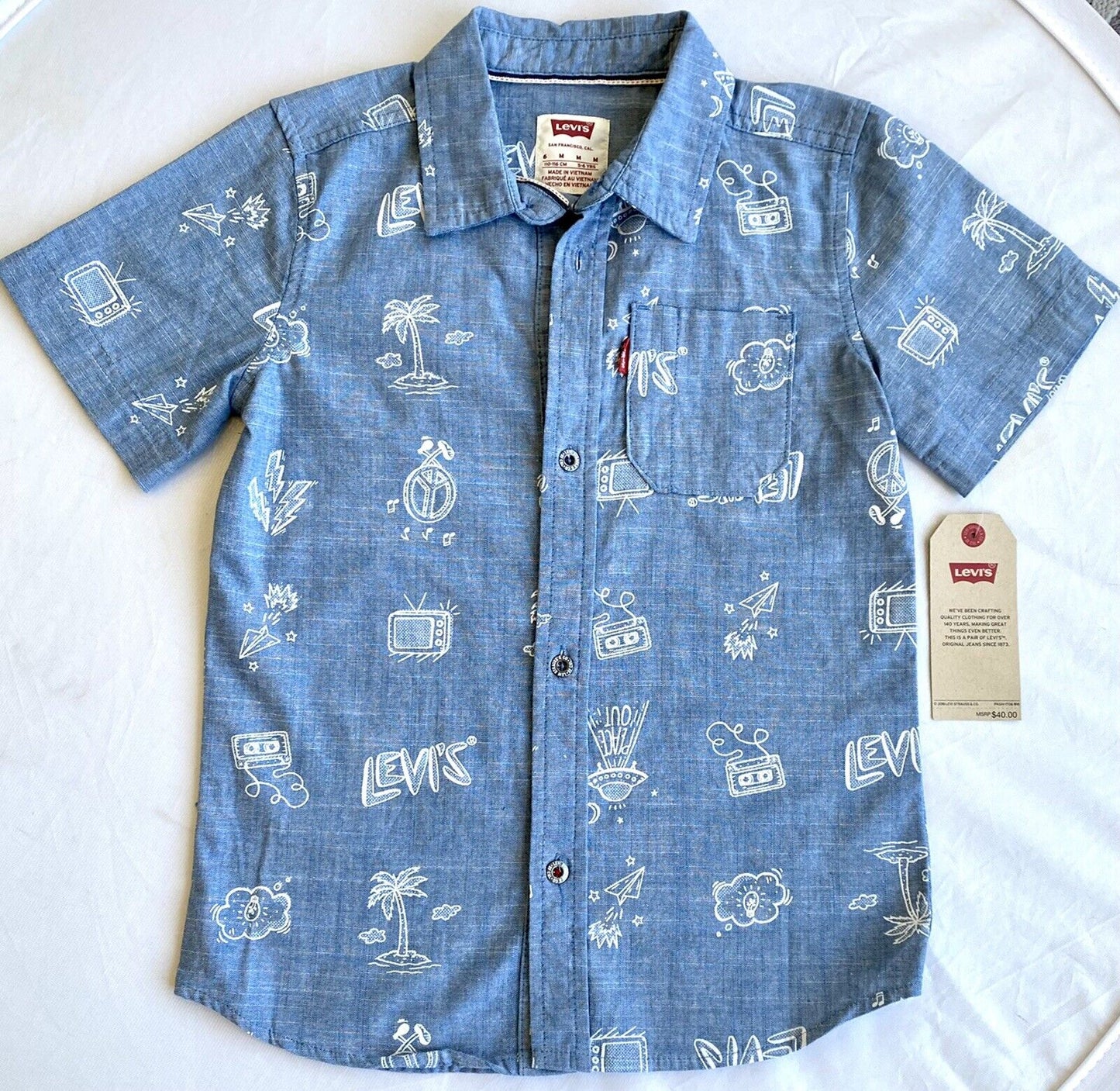 Levi’s boys shirt blue Printed short sleeve Cotton Retail $40 Price $26 Age 5-6