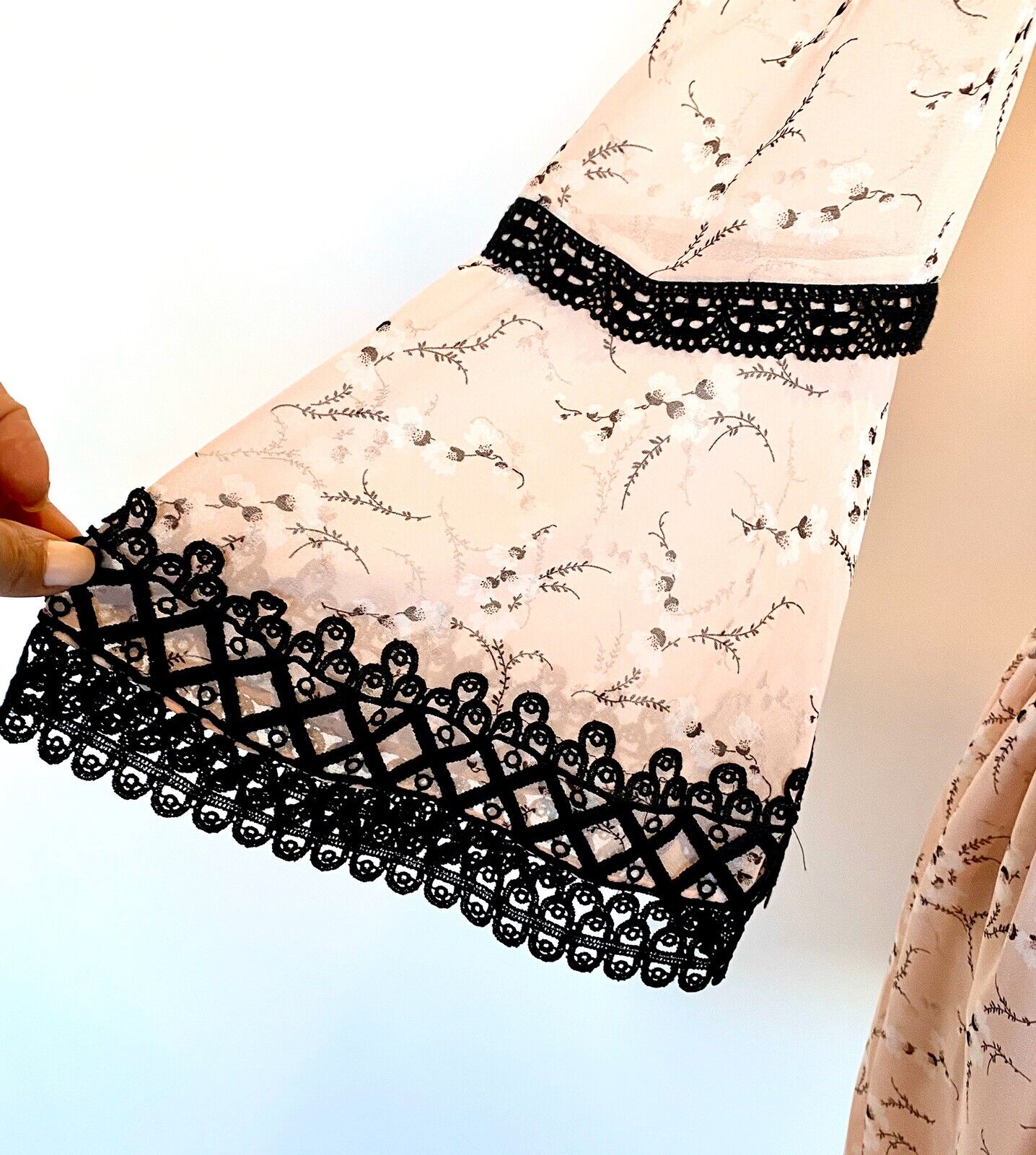 Le Gali Pink & Black Crochet Edge Cocktail Dress XS Retail $179 Price $54 NWT