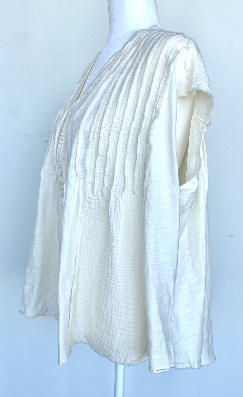 Oli & Hali oversized ivory Raw Edge cotton blouse Price $46 Small