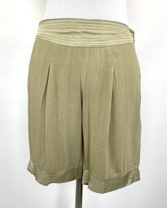 We-Ar Ethical Clothing Military Green Shorts Retail $128 Price $49 Sz XS NWT