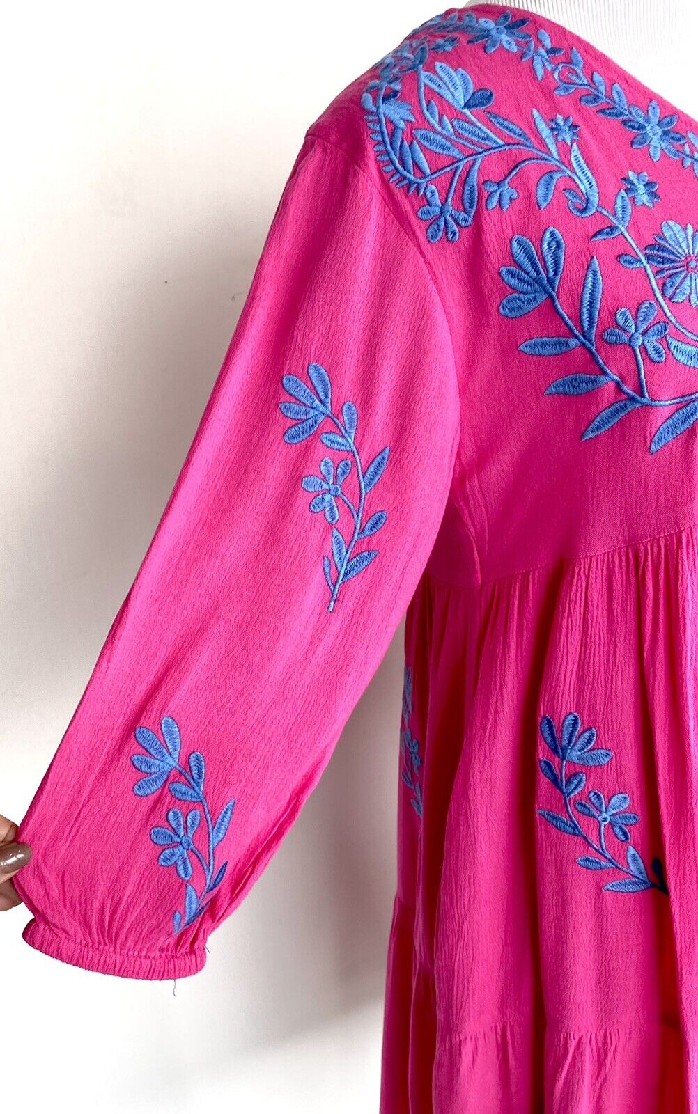 J Marie embroidered Madeline Dress size XS Retail $106 Price $65 Hot Pink