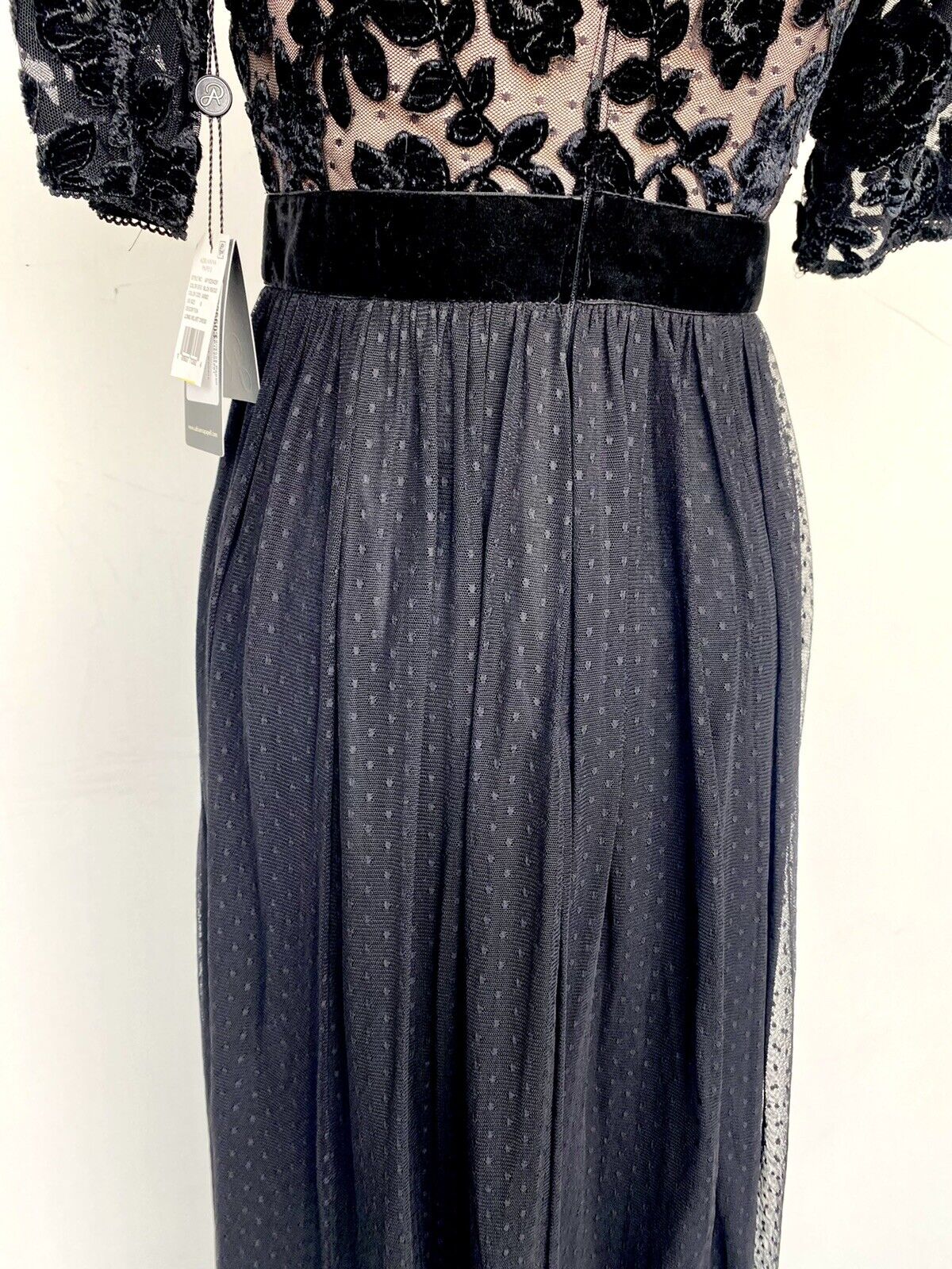 Adrianna Papell Black Velvet & Net Rose Gown NWT Size 0 Retail $199 Price $89