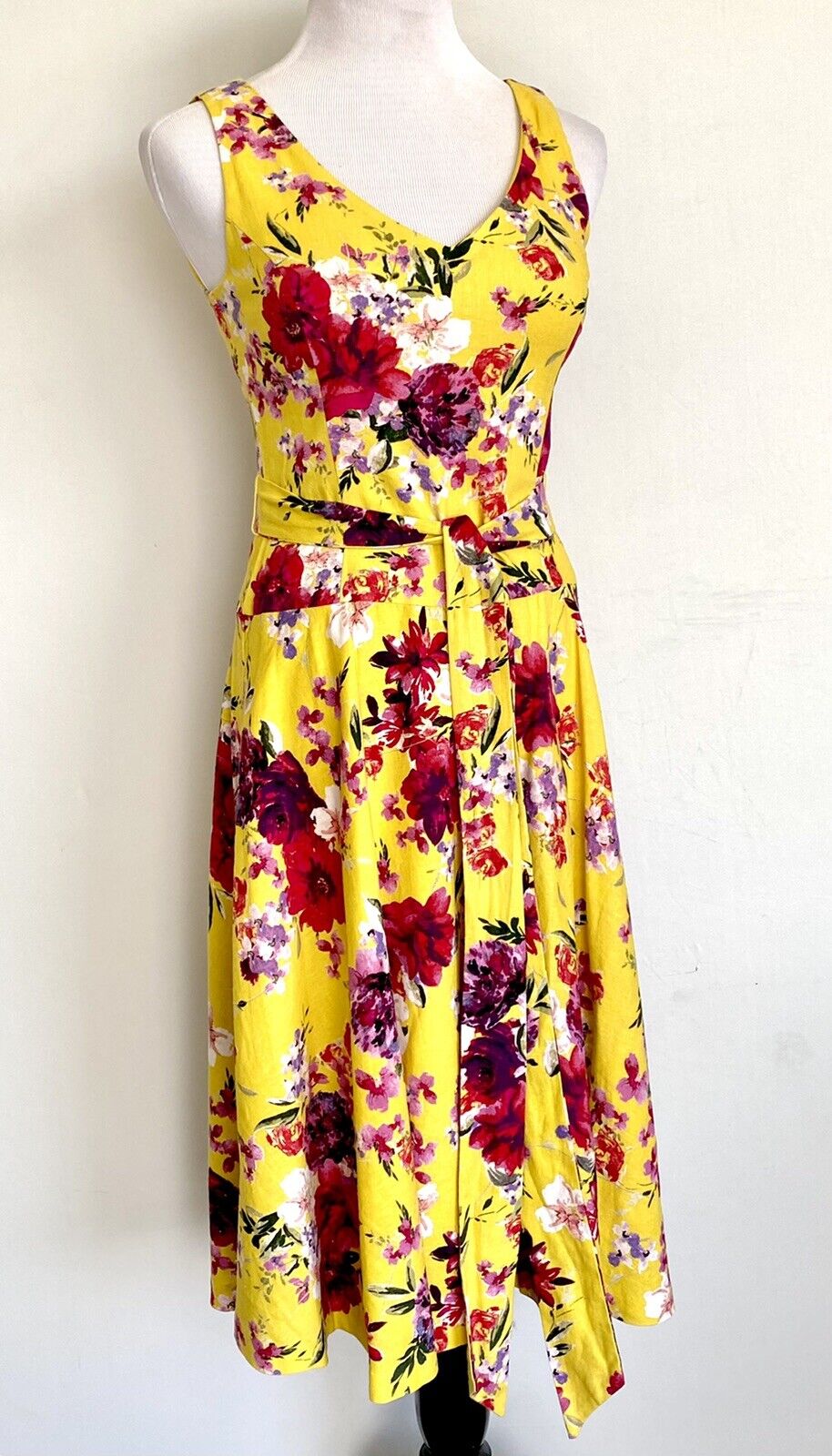 Taylor Yellow Floral Linen Mix Dress. NWT Size 2 Retail $138  Price $75