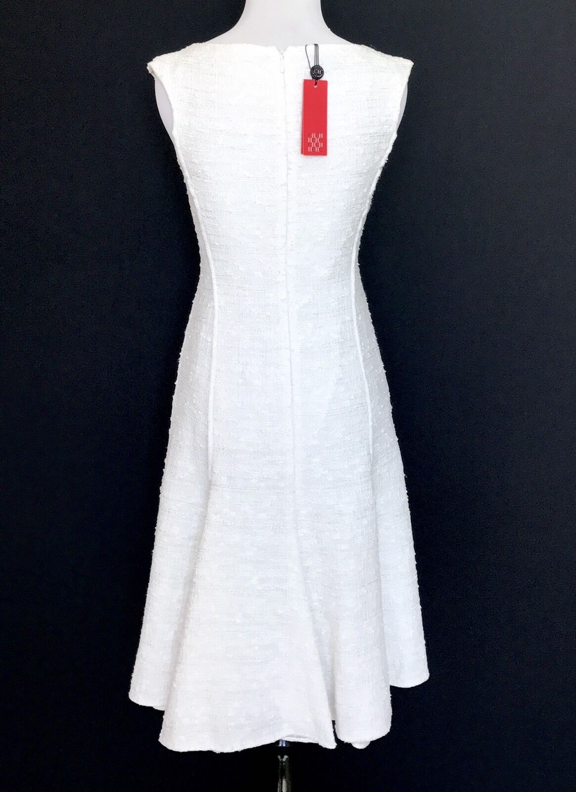Carolina Herrera White  Formal Dress. Retails $910 NWT Price $395 Size 0