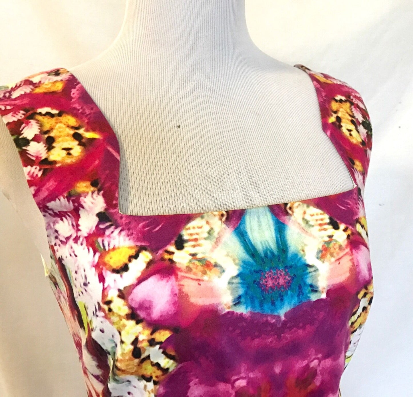 Rachel Roy Orchid Cut Out Dress. NWT Retails $420 Price $148 Size 0