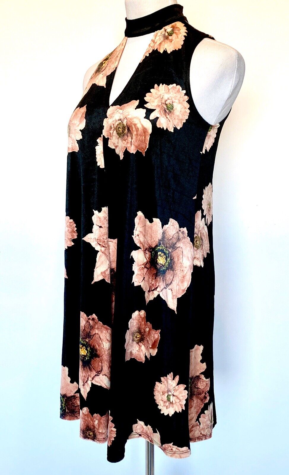 Little Black Floral Velvet Choker Dress S Retail $88 Price $34 NWT