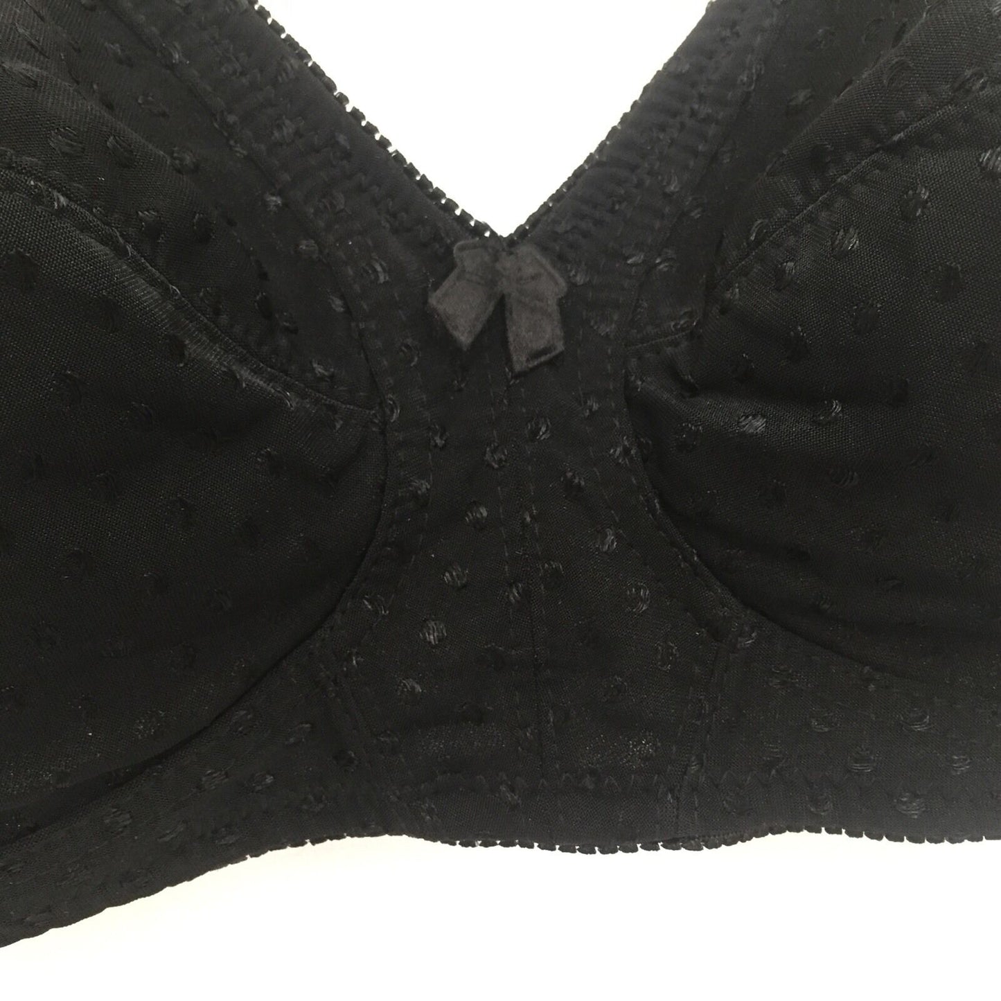 WOMEN'S MAMIA BLACK BRA. WIRE FREE SIZE 42C.PRICE $17.50