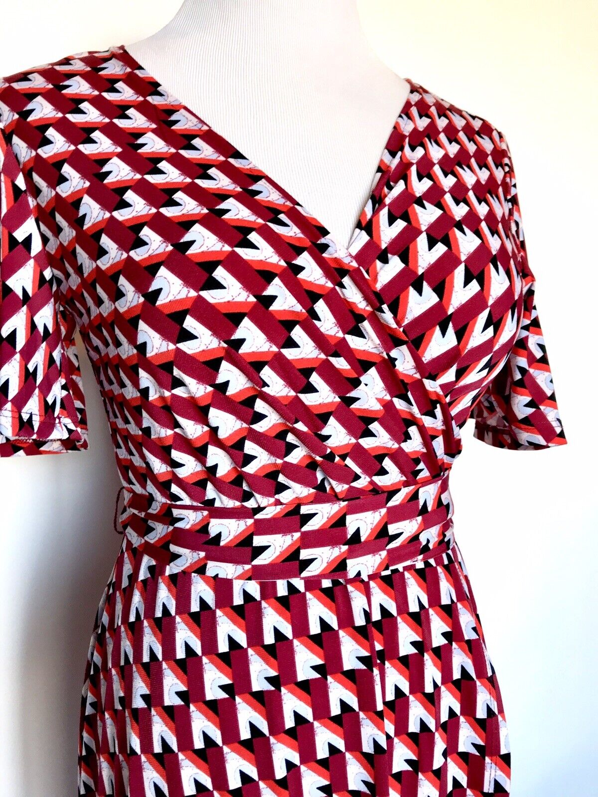 Donna Morgan Wrap Stretch Dress. Cranberry NWT Size 4  Retails $98 Price $54