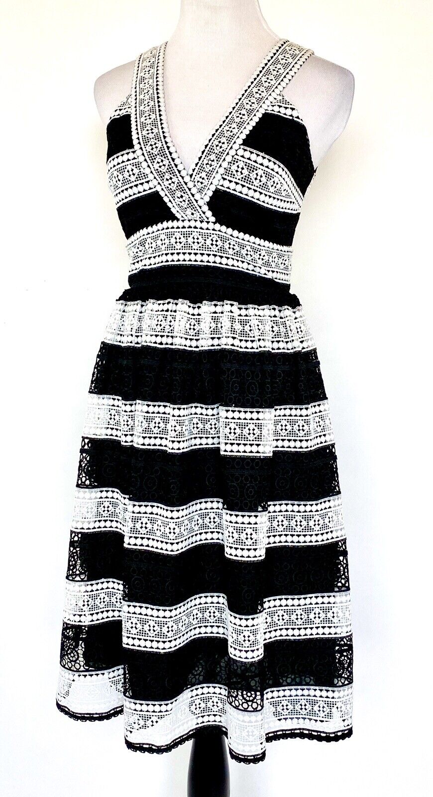 Kate Spade Black & Ivory Crochet Lace Dress. NWT Retail $478 Price $165 Size 2