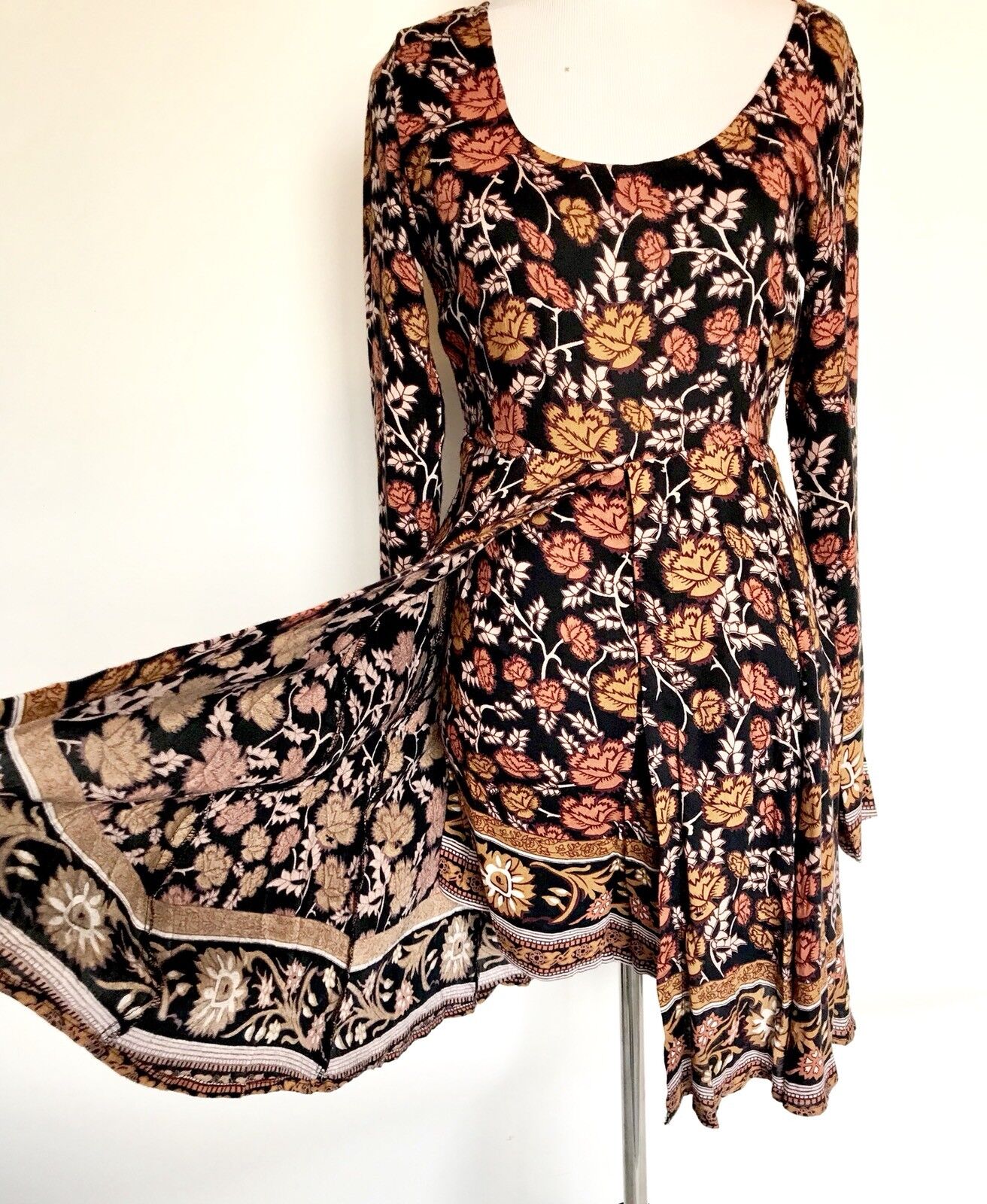 Raga NEW Boho Floral Romper Dress. Retails $106 Price $58. Size XS