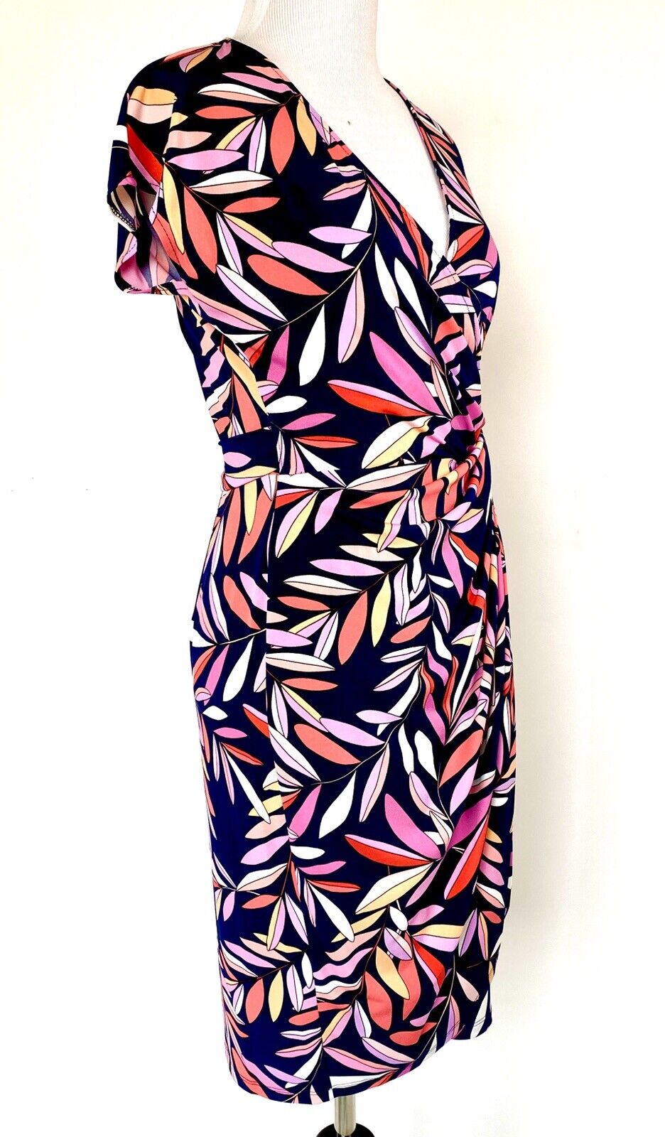 Maggy London Wrap Stretch Leaf  Dress NWT Retail $118 Price $54 Size 2