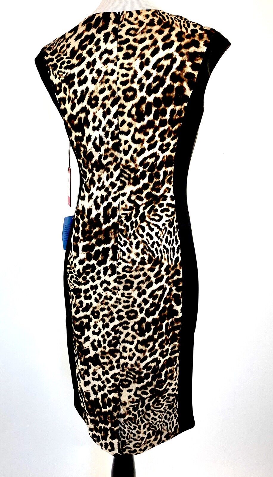 Vince Camuto Leopard Stretch Scuba Bodycon Dress. Size 4 Price $45