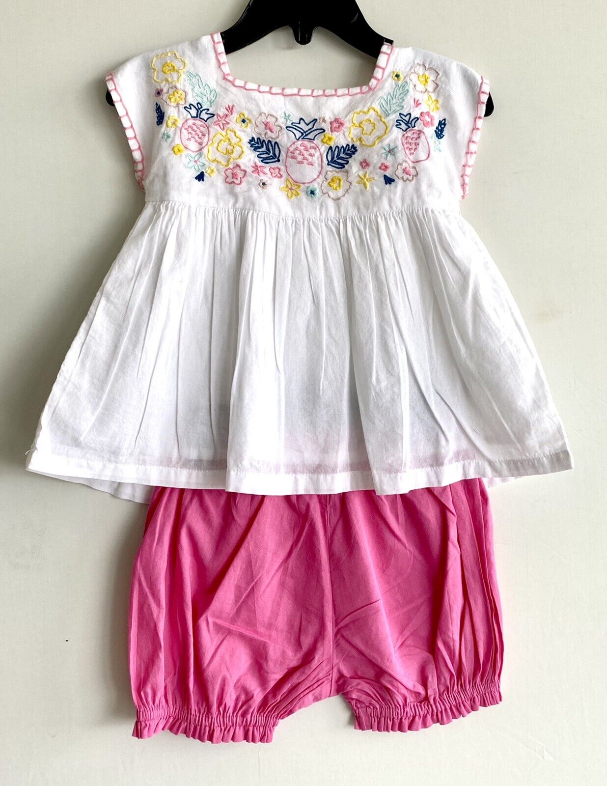 Tucker + Tate Embroidered White Top & Shorts Retails $39 Price $23.40 12 M NWT