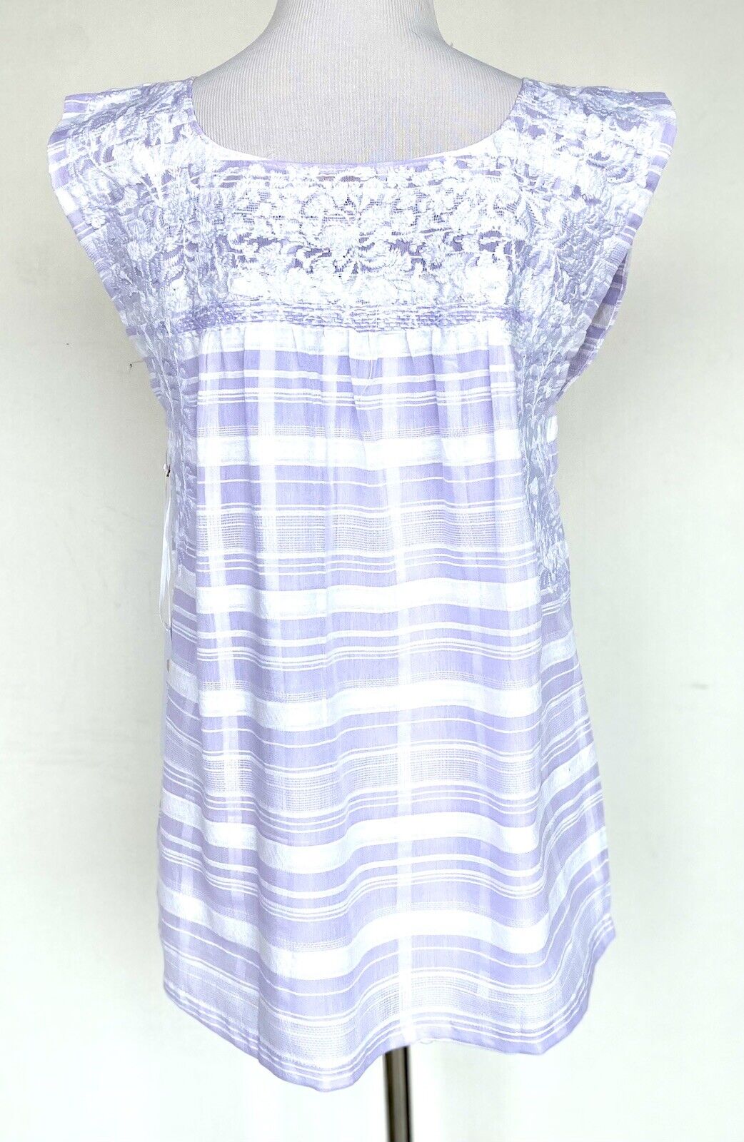 NWT J Marie embroidered Sydney Top size XS Retail $106 Price $58 Stripe