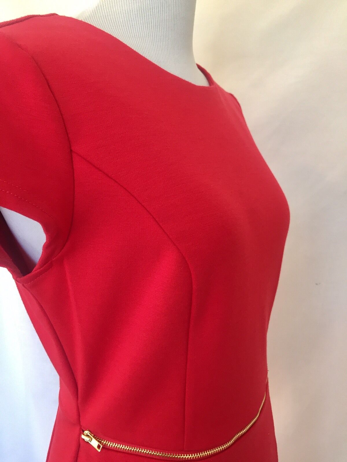 Romeo + Juliet Couture Red Dress With Waist Zip NWT Retail $205 Price $45 Size M