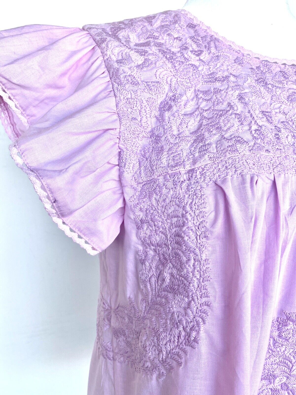 NWT J Marie embroidered Lincoln Top size M Retail $106 Price $56 Lavender