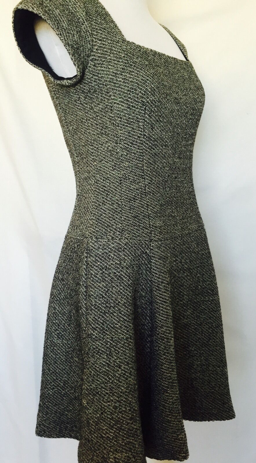 Nanette Lepore Gray Tweed Fitted  Dress NWT Size 0 Retail $478 Price $125