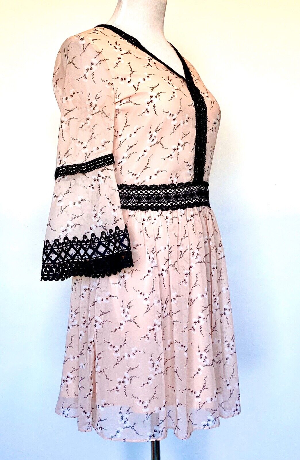 Le Gali Pink & Black Crochet Edge Cocktail Dress XS Retail $179 Price $54 NWT