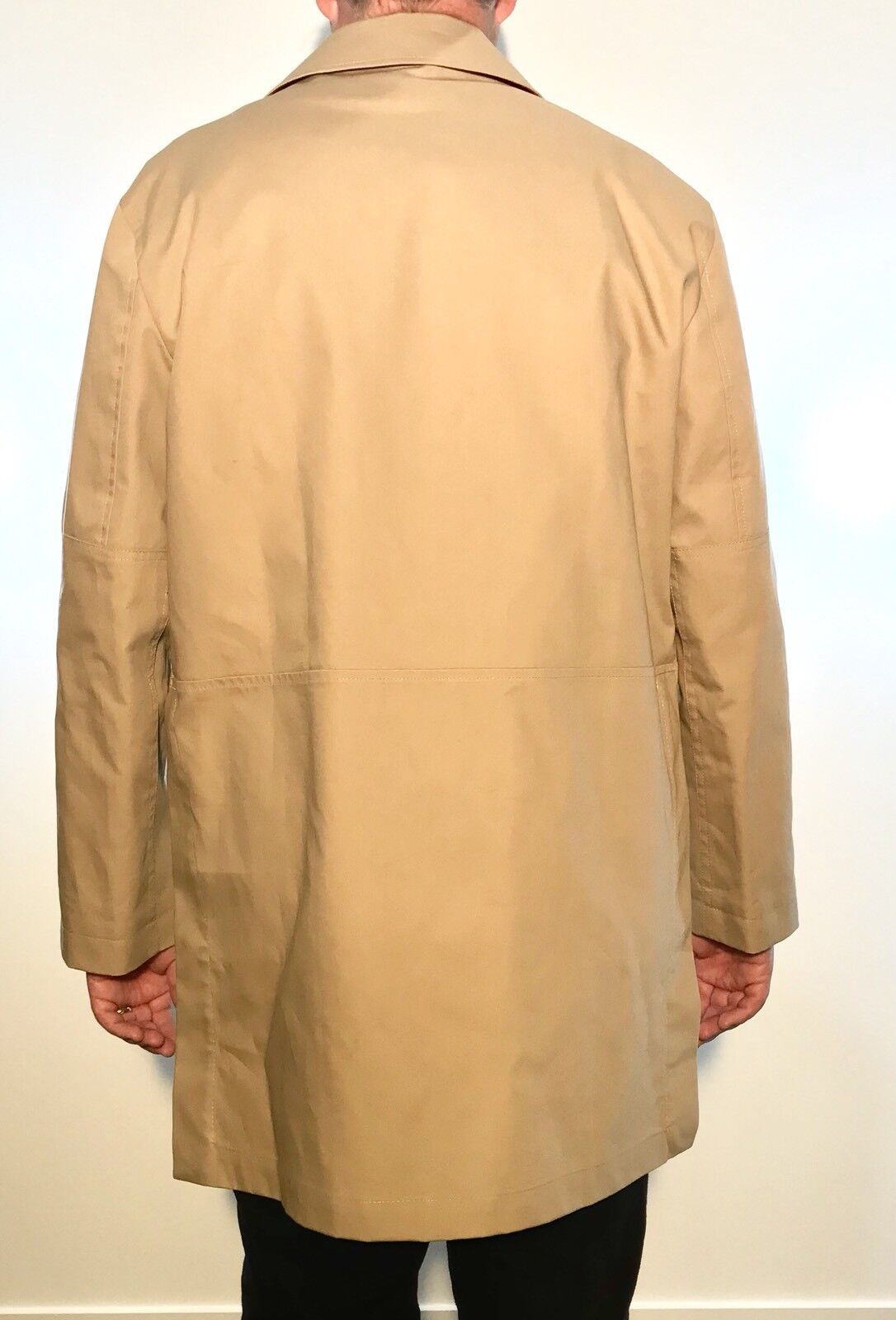 Carolina Herrera Khaki Tan Raincoat . Retails $760 Price $360 NWT Size L