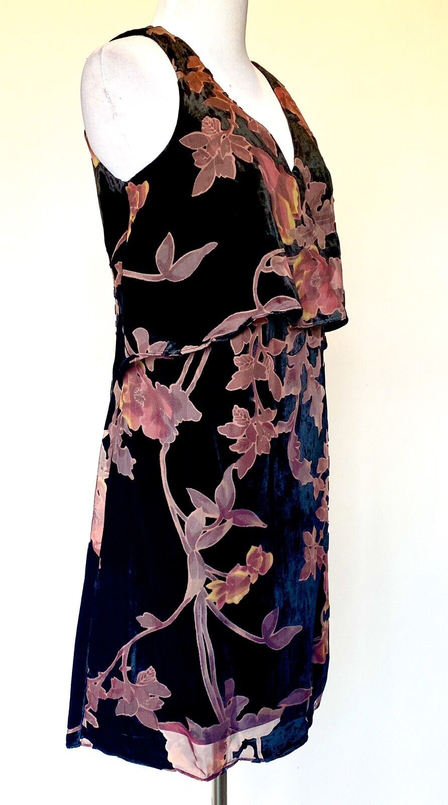 Jessica Simpson Velvet Floral Dress. Retails $108 Price $28 NWT Size 4