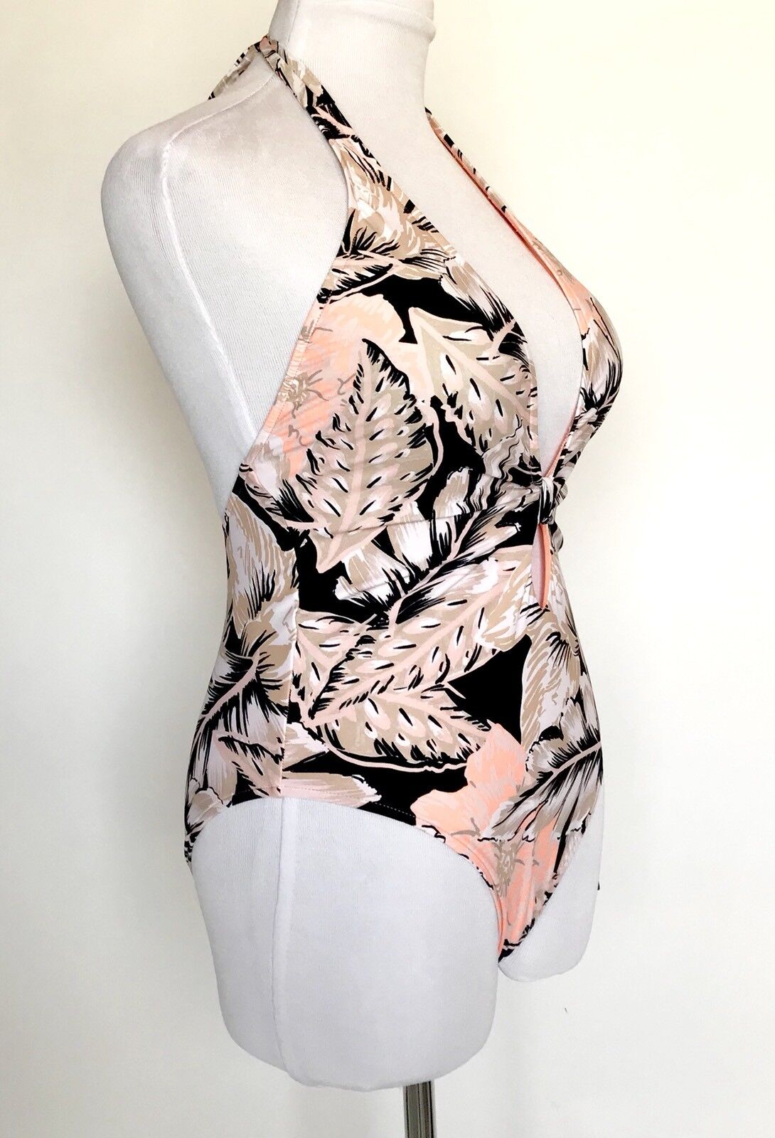 Seafolly Hothouse Floral Deep V Swimsuit NWT Retails $182 Price $68 Size 4