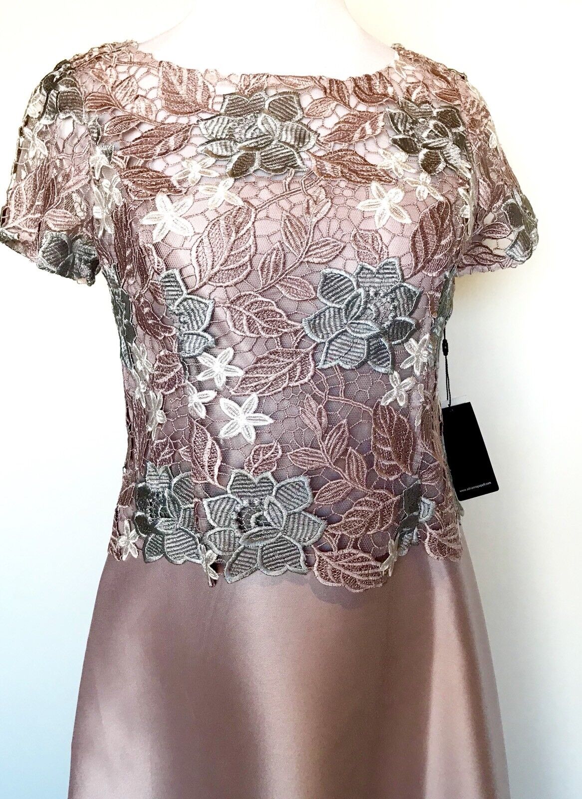 Adrianna Papell Pale Lilac Lace Body Formal Dress Size 8 Retail $229  Price $139