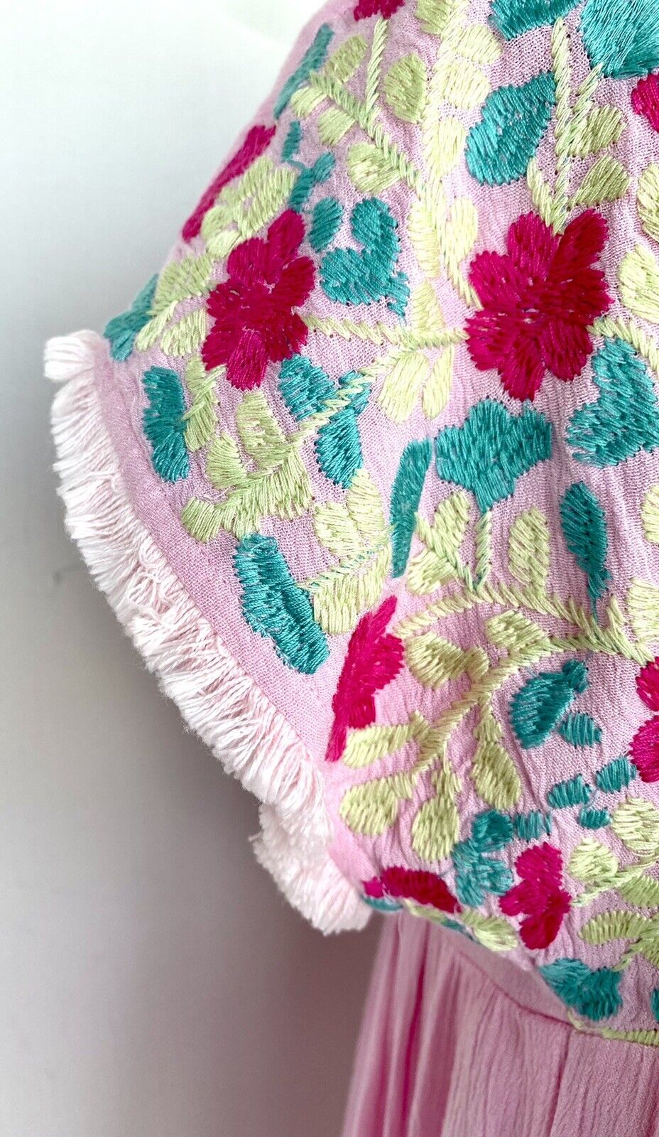 J Marie embroidered Poppy Tassel Top size XS Retail $92 Price $59 Pink NWT