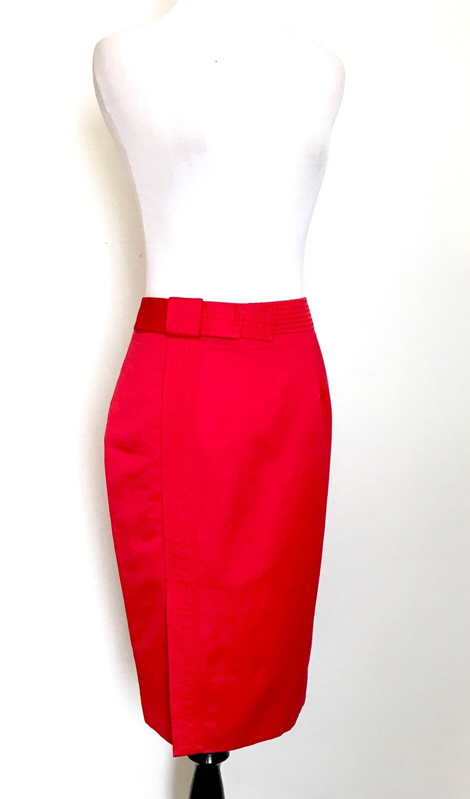 Carolina Herrera Red Straight Skirt NWT Retail $300 Price $149 Size 2